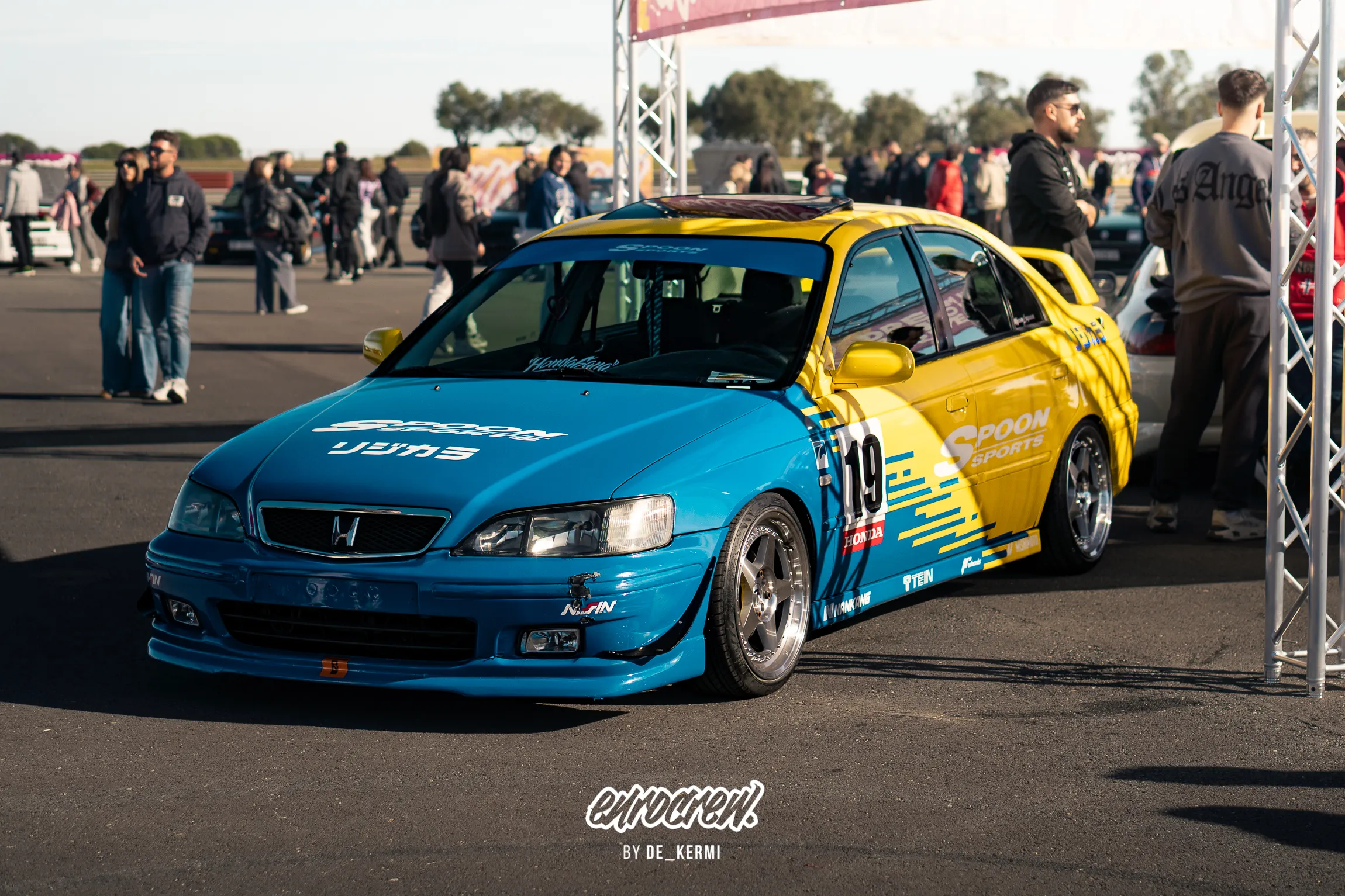 Paddock · 21