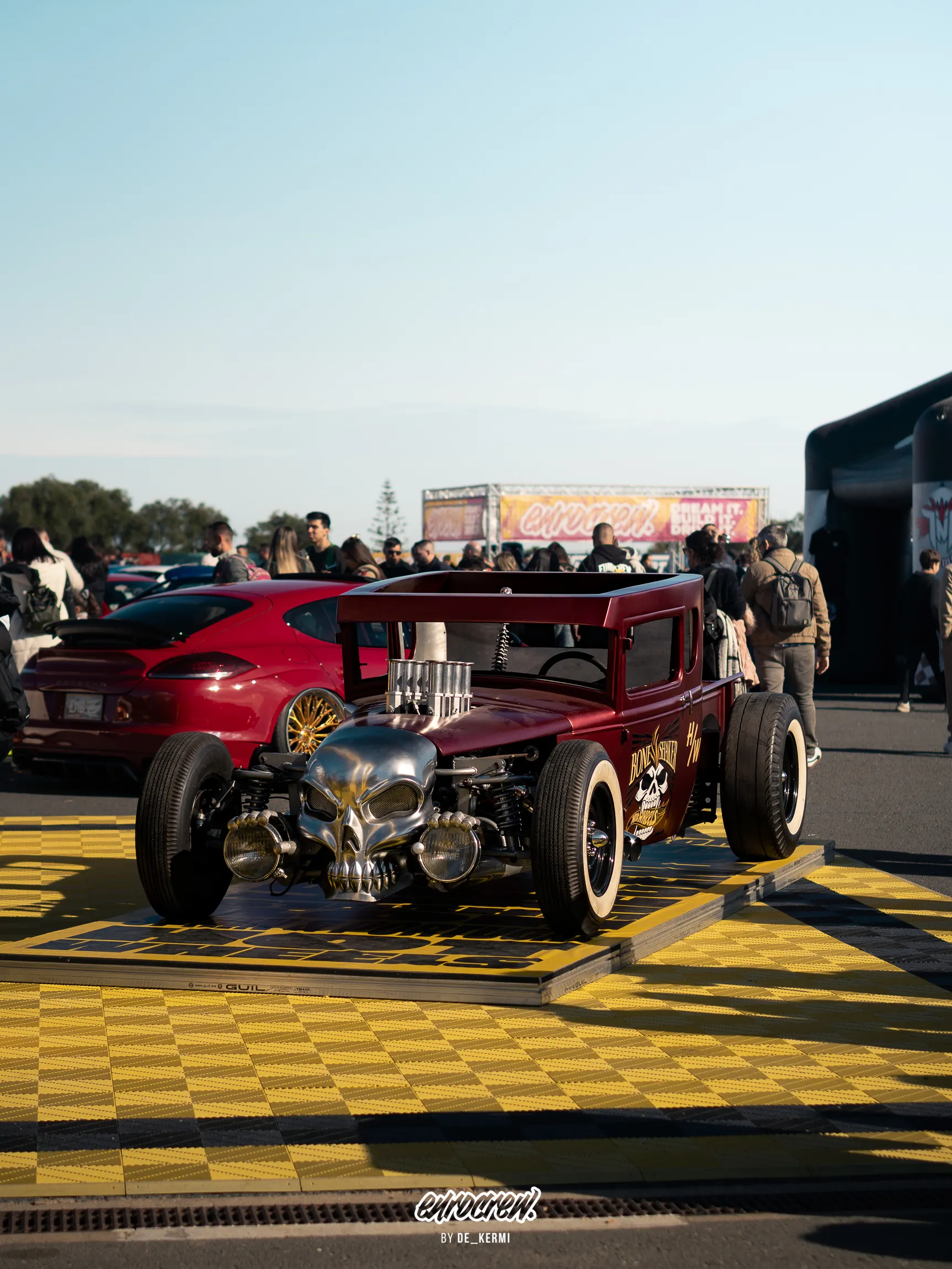 Paddock · 28