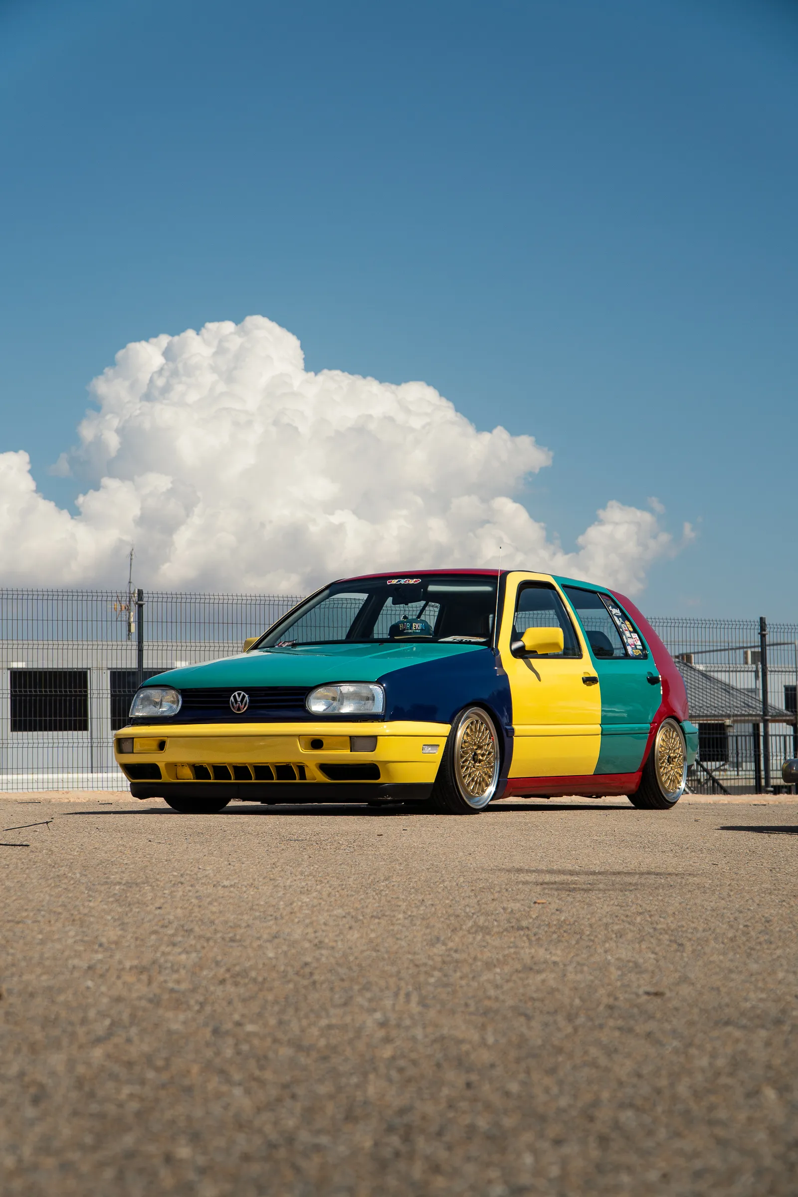 Paddock y pista · 33