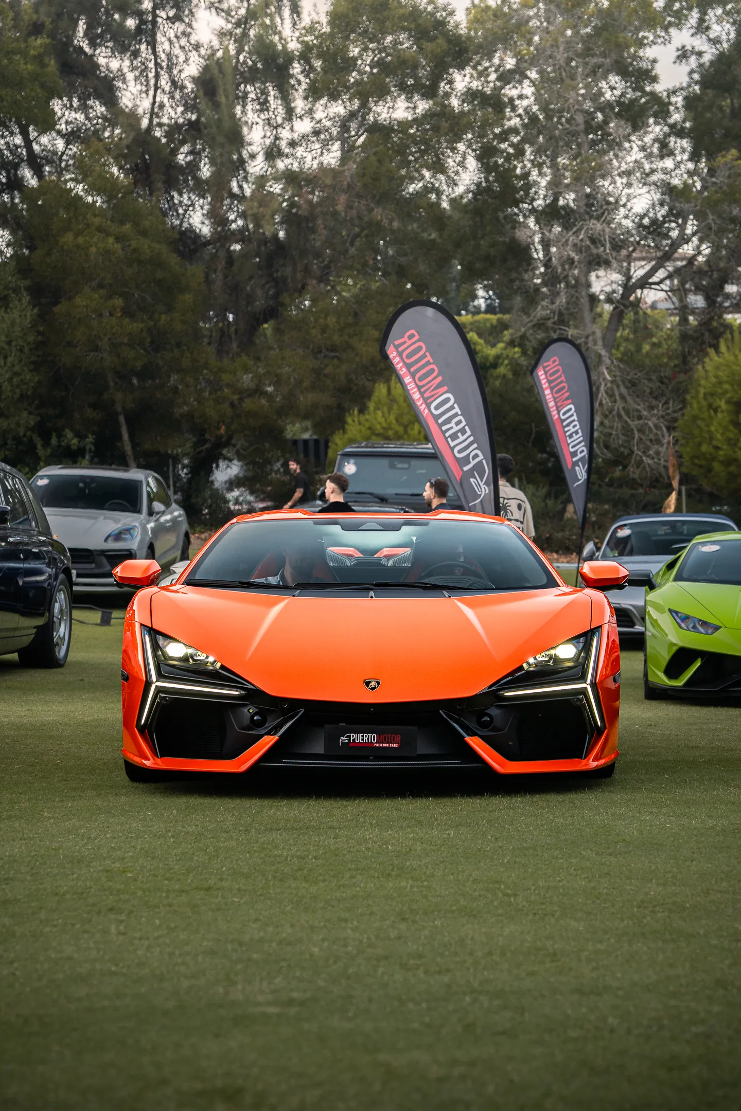 Lamborghini Revuelto · 10