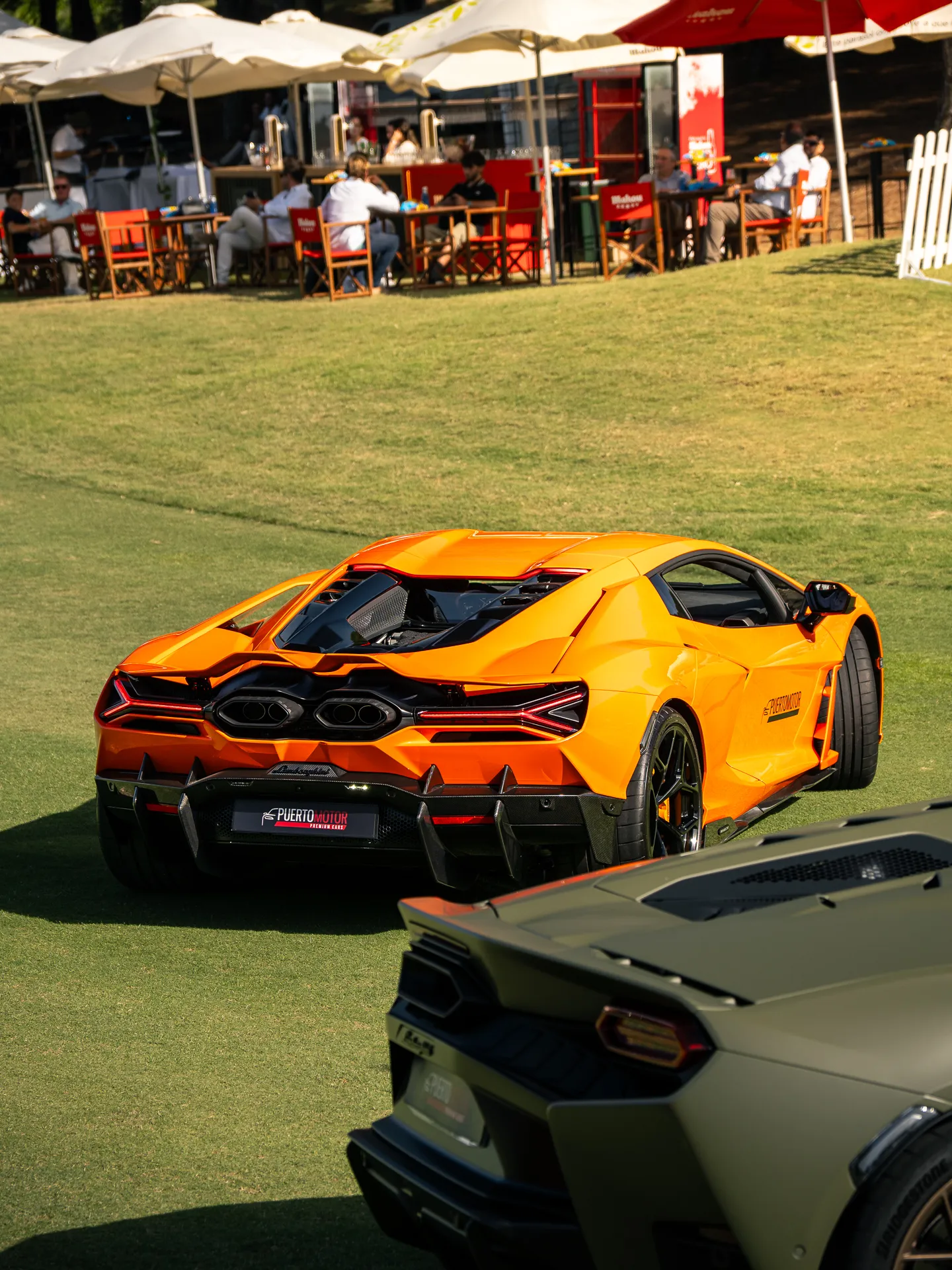 Lamborghini Revuelto · 4